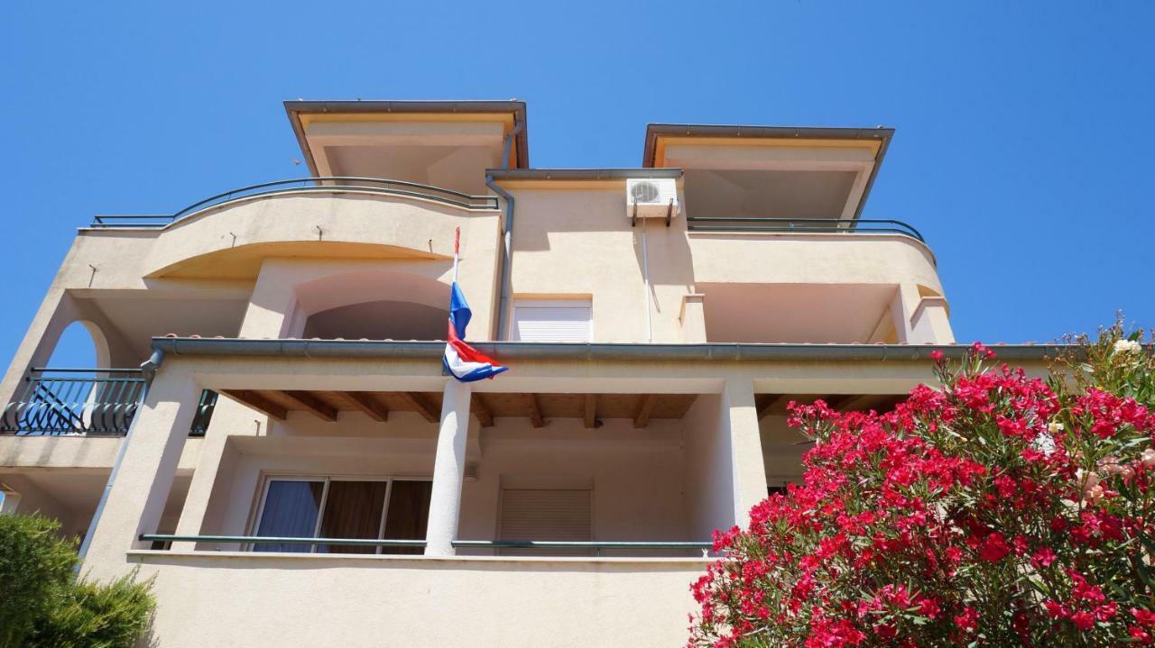 Villa Dvorine Tisno Exterior photo